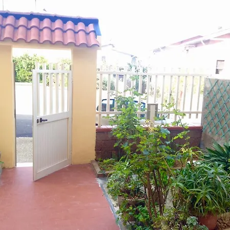 Acquamarina House Daire *
