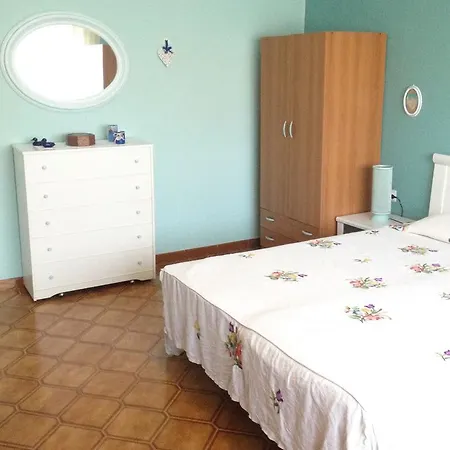 Acquamarina House Daire *